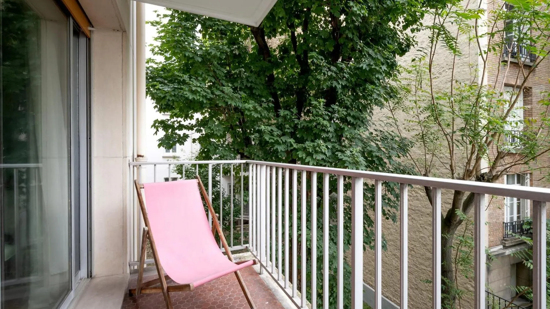 Appartement De La Tour - Welkeys Париж Апартаменты